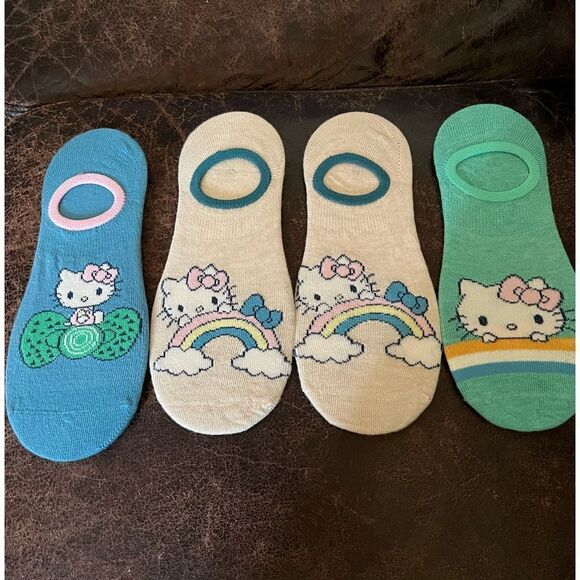 Sanrio Hello Kitty No Show Socks 4 Pairs - Picture 1 of 5